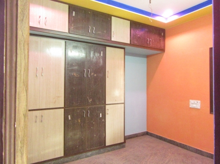 4) Li Id : 116 - Master Bedroom.JPG